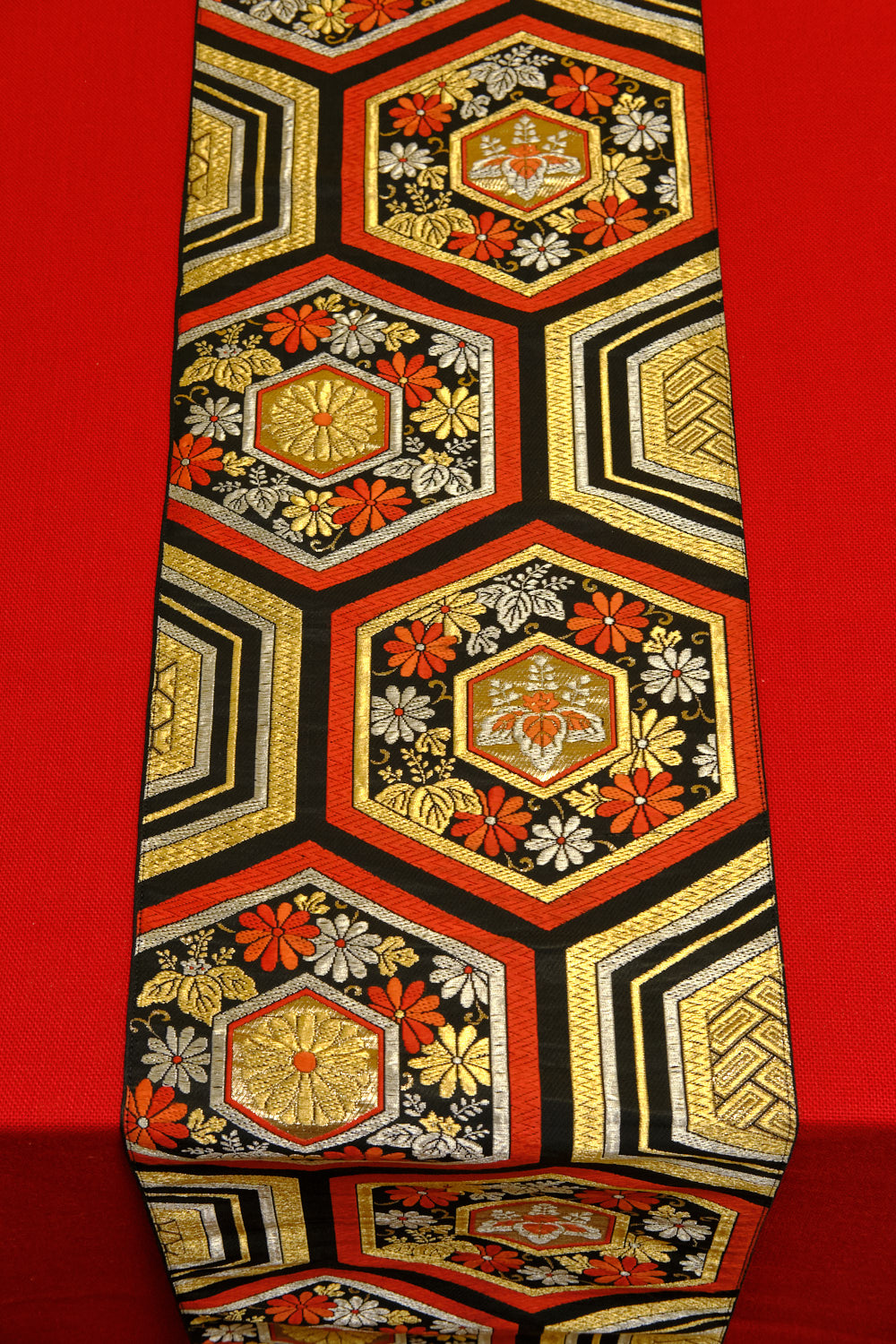 Hexagonal Table Runner Flower