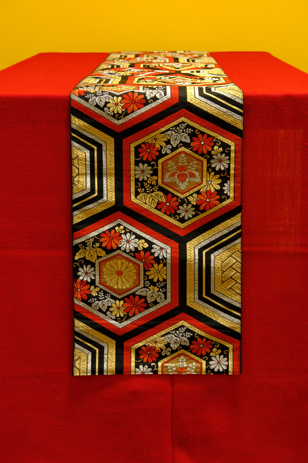 Hexagonal Table Runner Flower