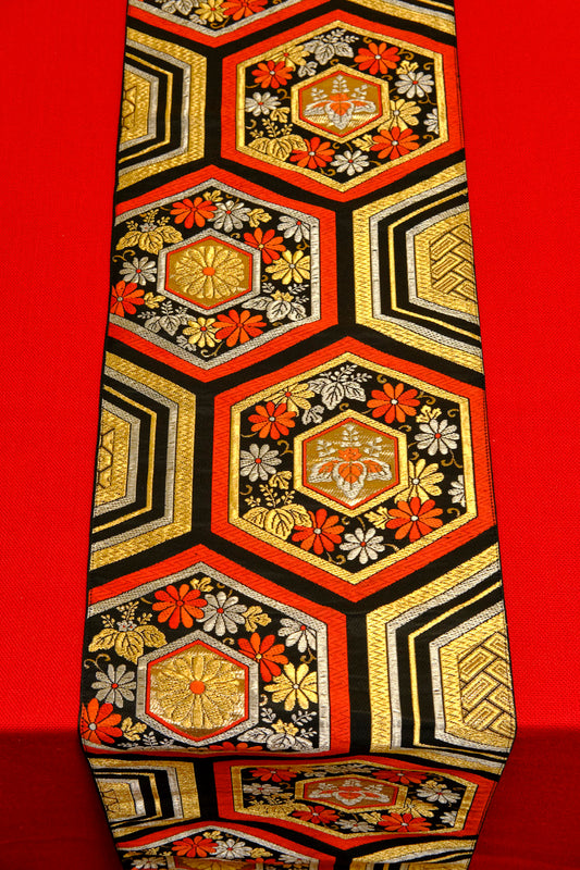 Hexagonal Table Runner Flower