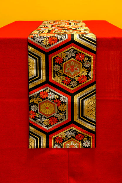 Hexagonal Table Runner Flower